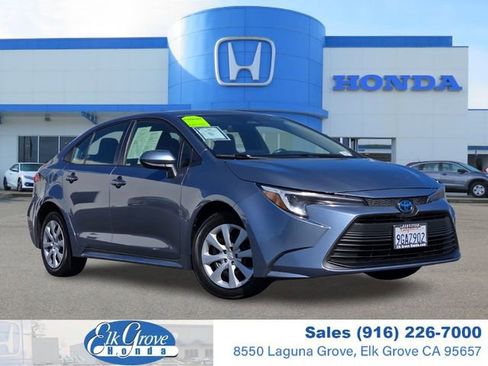 Used 2023 Toyota Corolla LE FWD image 1