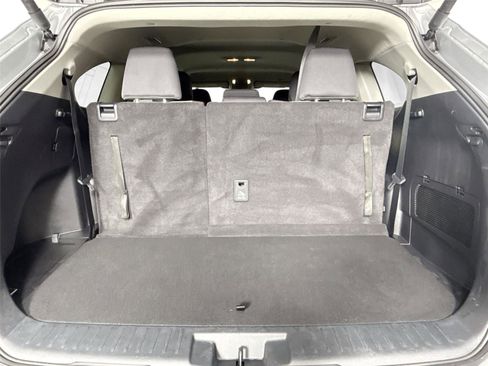 Used 2024 Toyota Highlander LE image 37