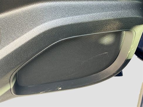 Used 2024 Nissan Titan SV w/ SV Convenience Package image 18