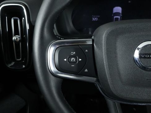 Certified 2025 Volvo XC40 B5 Plus AWD/4WD image 10