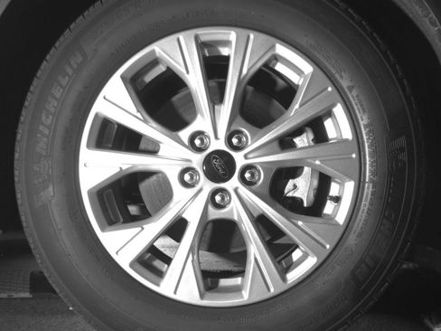 Used 2025 Ford Escape Active w/ Cold Weather Package FWD image 30