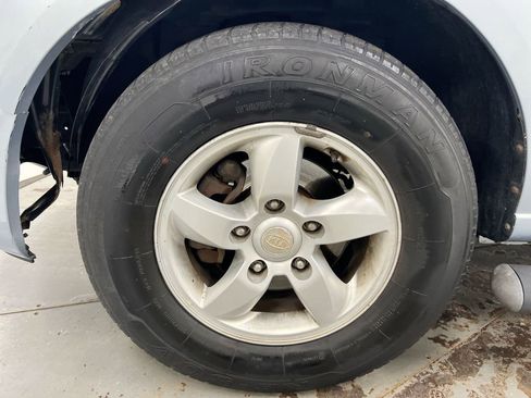 Used 2008 Kia Sorento 2WD image 25