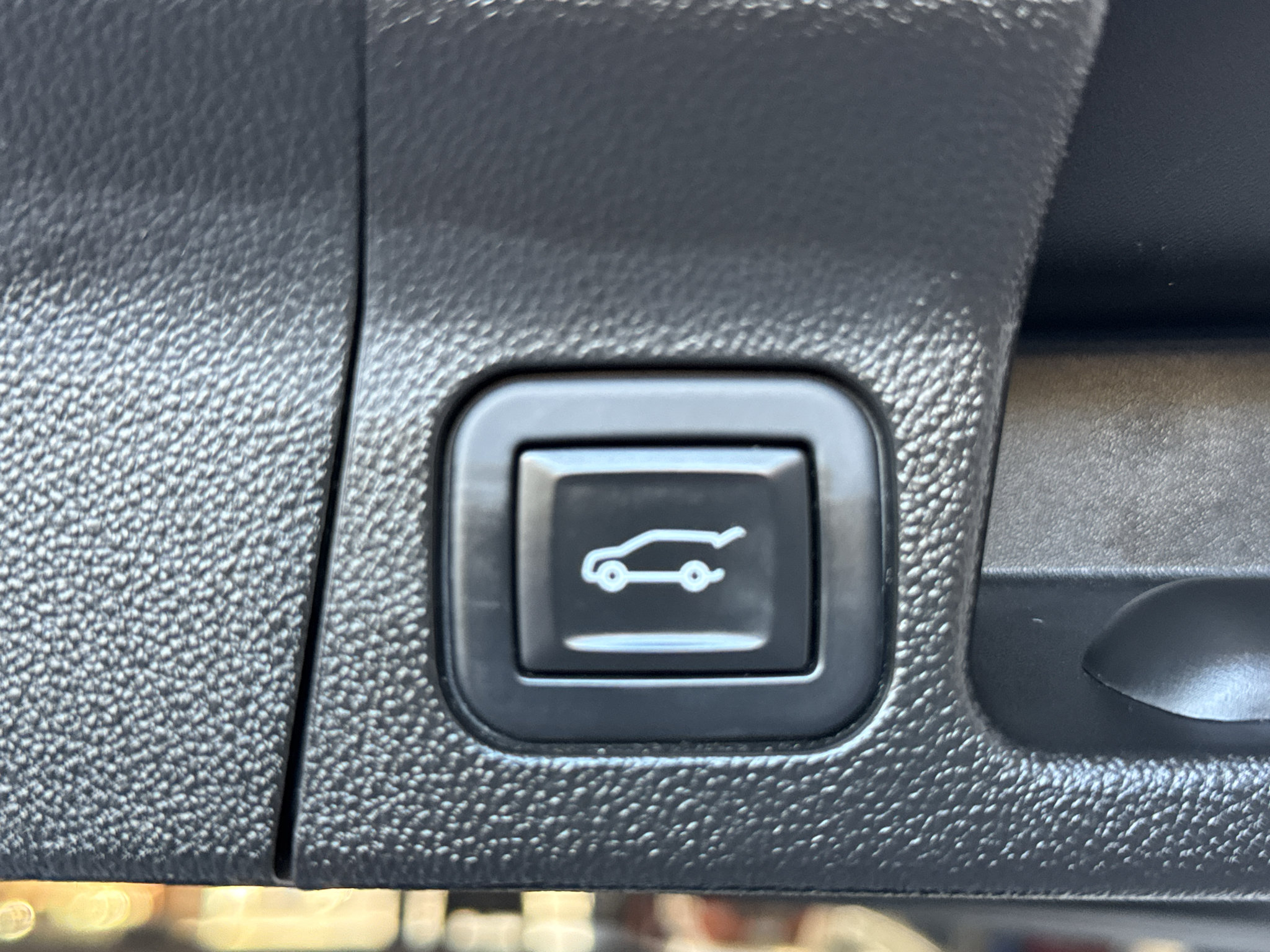 Used 2021 GMC Acadia Denali w/ Denali Ultimate Package AWD/4WD image 22
