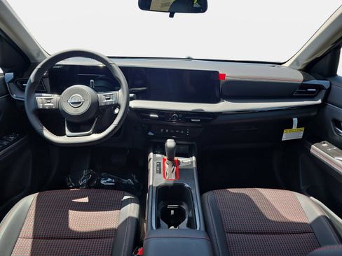 New 2026 Nissan Kicks SR FWD image 9