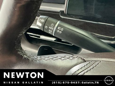 Used 2021 Cadillac Escalade ESV Sport Platinum RWD image 75