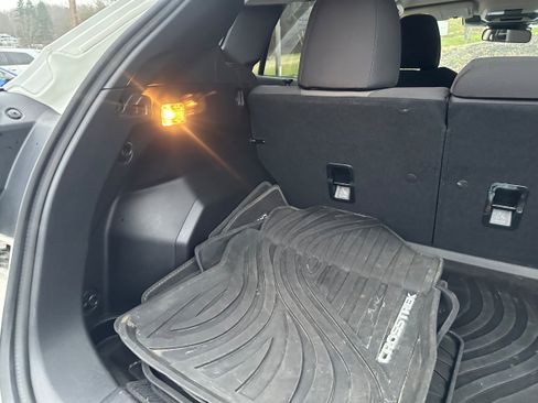 Used 2024 Subaru Crosstrek 2.0i image 19