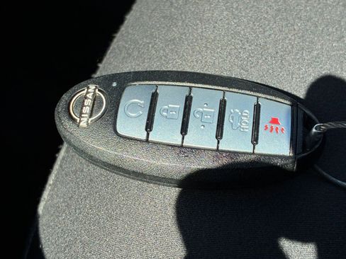 Used 2025 Nissan Altima 2.5 SV FWD image 21