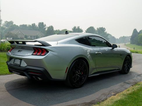 Used 2026 Ford Mustang GT Premium w/ GT Performance Package RWD image 3