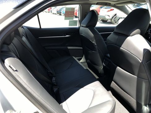 Used 2019 Toyota Camry XSE image 28