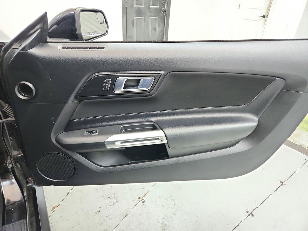 Used 2020 Ford Mustang Coupe RWD image 25