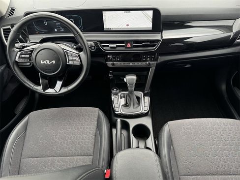 Used 2025 Kia Seltos S image 8