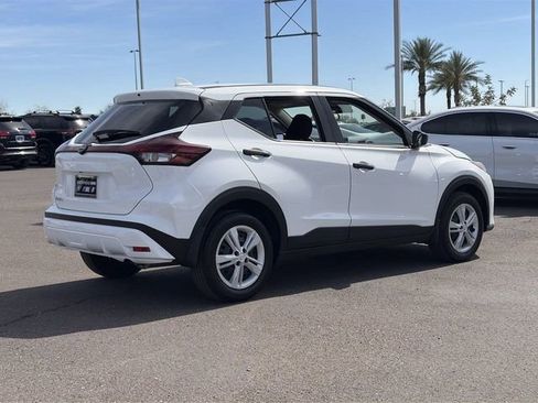 Used 2025 Nissan Kicks Play S image 6