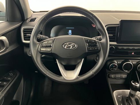 Used 2025 Hyundai Venue SEL FWD image 13