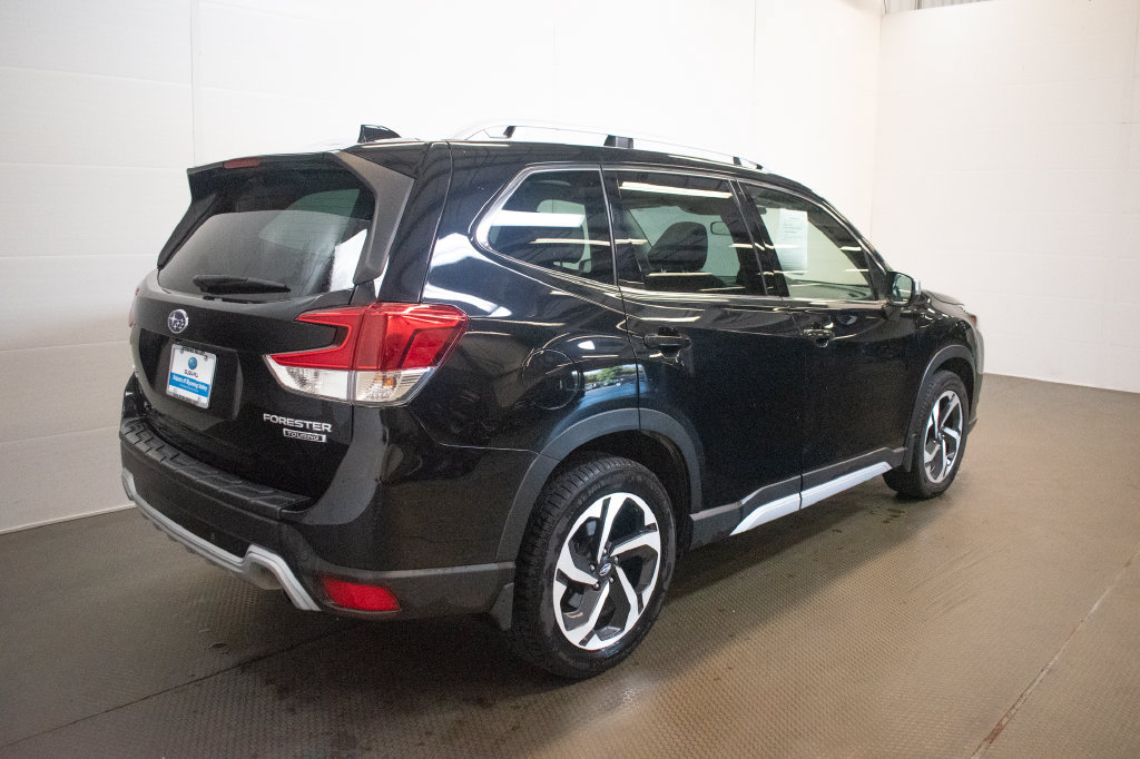 Used 2023 Subaru Forester Touring AWD/4WD image 4