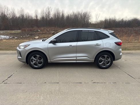 Used 2023 Ford Escape ST-Line w/ Tech Pack #1 AWD/4WD image 7