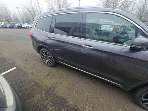 Used 2020 Honda Pilot Touring image 10