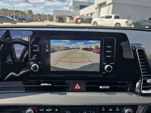 Used 2025 Kia Sportage LX image 25