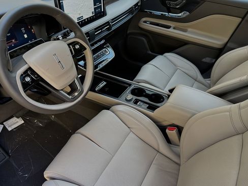 New 2024 Lincoln Corsair Reserve w/ Equipment Group 202A image 8