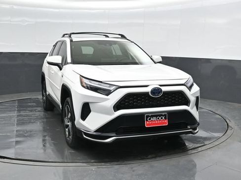 Used 2024 Toyota RAV4 SE w/ Weather & Moonroof Package AWD/4WD image 7