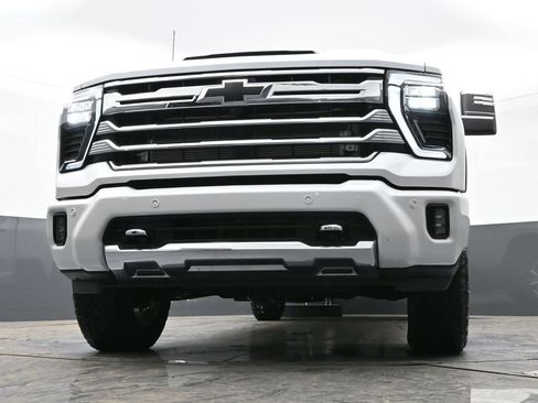 Used 2025 Chevrolet Silverado 2500 High Country w/ High Country Premium Package AWD/4WD image 24