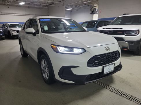 Certified 2025 Honda HR-V LX image 35