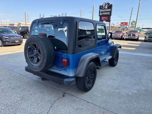 Used 2002 Jeep Wrangler X image 4