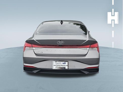Used 2023 Hyundai Elantra SEL w/ Convenience Package FWD image 4