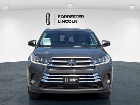 Used 2018 Toyota Highlander Limited Platinum AWD/4WD image 8