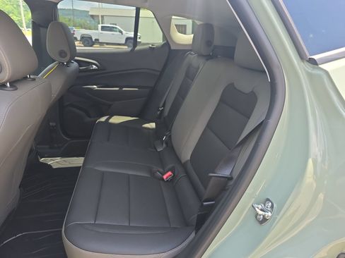 New 2026 Chevrolet Trax ACTIV FWD image 24