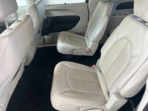 Used 2021 Chrysler Voyager Lxi FWD image 28
