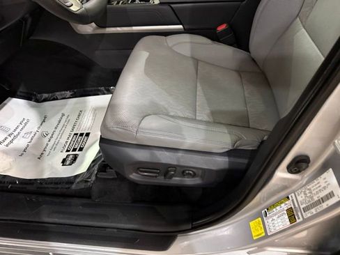 Used 2025 Toyota Tundra Limited image 12