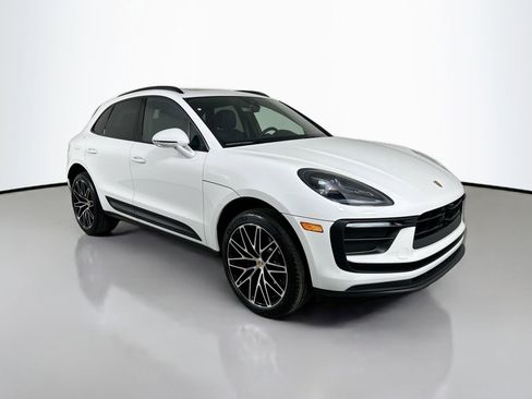 Certified 2026 Porsche Macan image 9