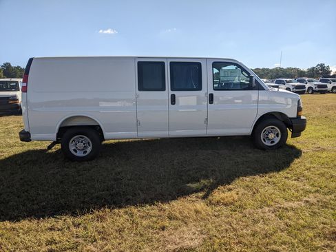 New 2025 Chevrolet Express 2500 w/ Driver Convenience Package image 9