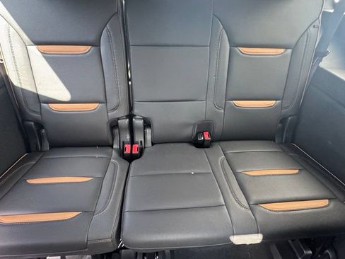 Used 2023 GMC Yukon AT4 w/ AT4 Premium Package AWD/4WD image 14