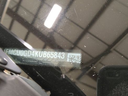 Used 2019 Ford Escape SE image 33