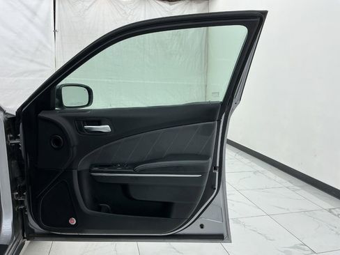 Used 2017 Dodge Charger SXT w/ Rallye Group RWD image 19