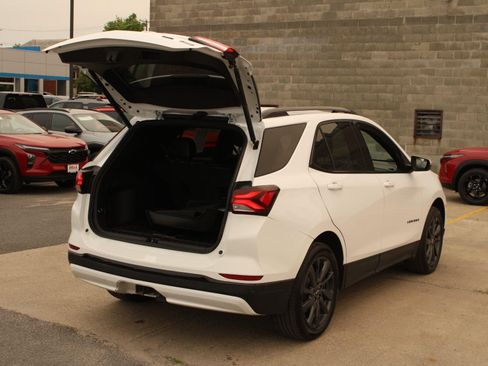 Used 2024 Chevrolet Equinox RS AWD/4WD image 7