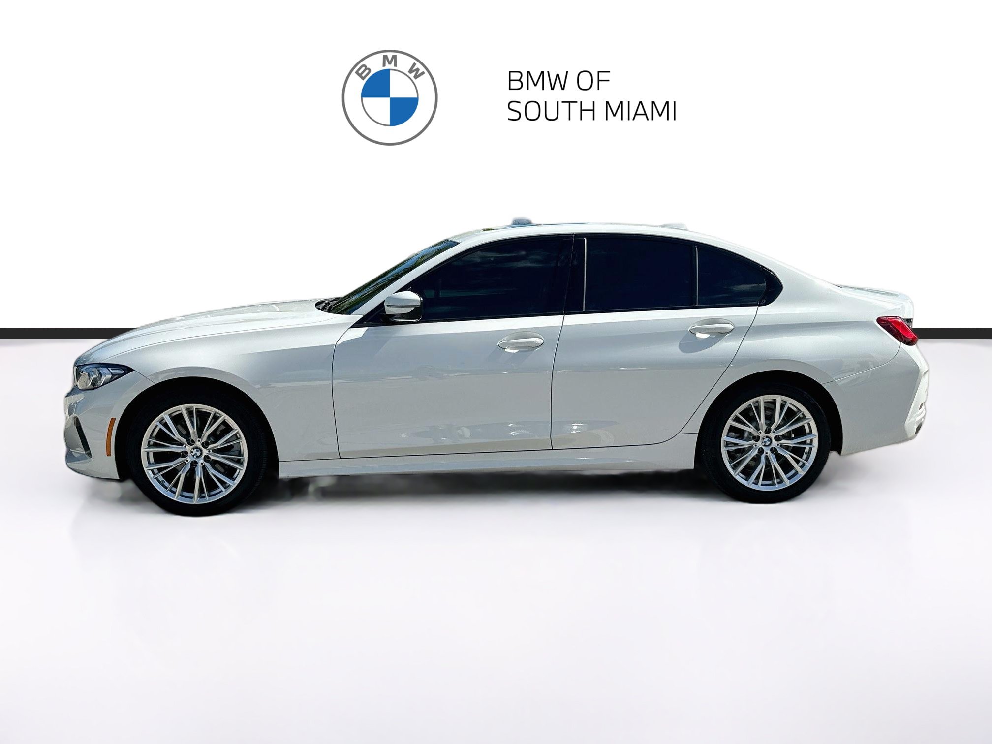 Used 2023 BMW 330i Sedan w/ Convenience Package RWD image 4