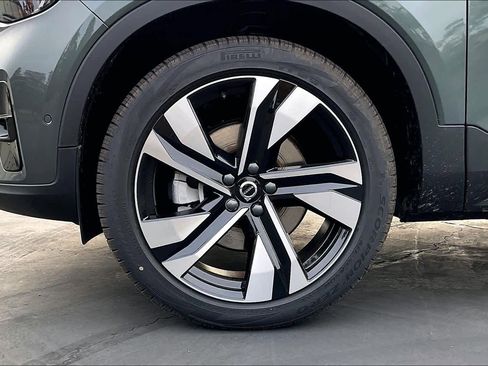 New 2026 Volvo XC40 B5 Ultra w/ Protection Package Premier image 14