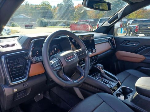 Used 2024 GMC Canyon AT4 w/ AT4 Premium Package image 8