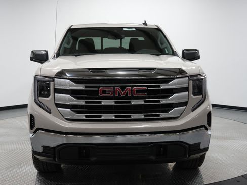 New 2026 GMC Sierra 1500 SLE image 2