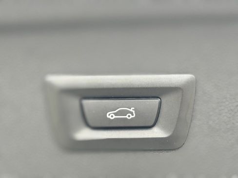 Used 2025 BMW iX xDrive50 w/ Convenience Package image 16