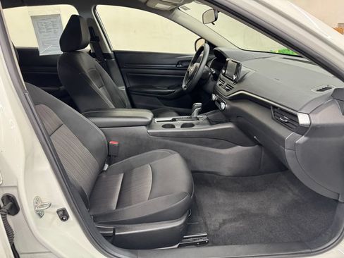 Used 2024 Nissan Altima 2.5 S FWD image 28