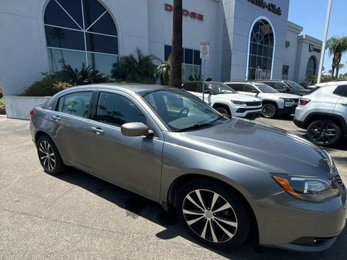 Used 2012 Chrysler 200 Touring w/ Sun/Sound Group FWD image 3
