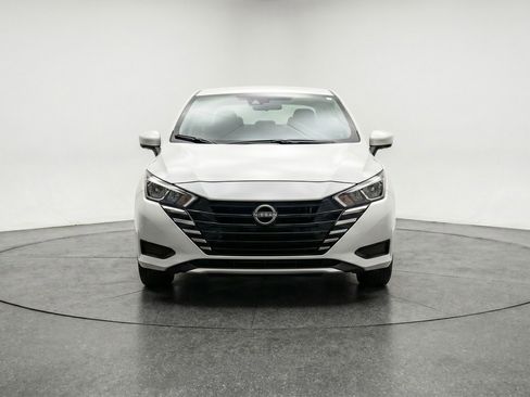 Used 2025 Nissan Versa SV FWD image 2