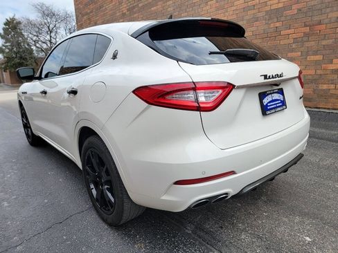 Used 2017 Maserati Levante AWD/4WD image 4