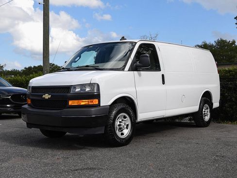 Used 2021 Chevrolet Express 2500 w/ Driver Convenience Package RWD image 4
