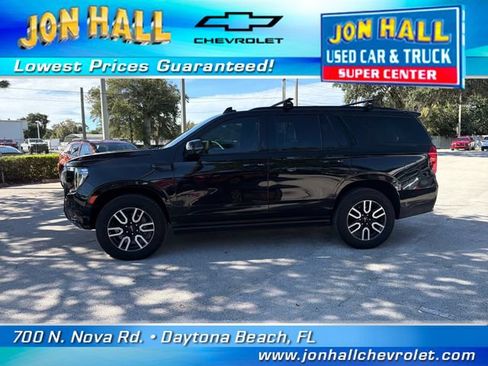 Used 2023 GMC Yukon AT4 w/ Technology Package AWD/4WD image 4