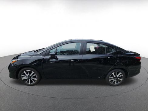Used 2025 Nissan Versa SV image 4