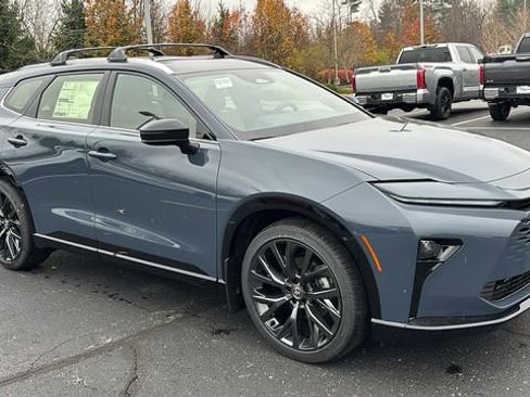 New 2025 Toyota Crown Signia w/ Advanced Technology Package image 31